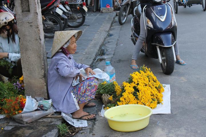 Tiểu thư chuỗi siêu thị lớn ở - Cảm hứng video marketing từ Hotspot Matrix